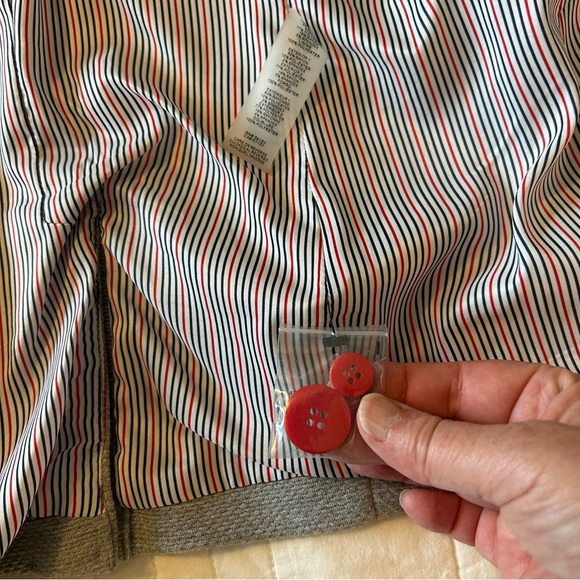 Tommy Hilfiger Textured Gray Ribbon Trim Blazer. Size 4. - Picture 16 of 16